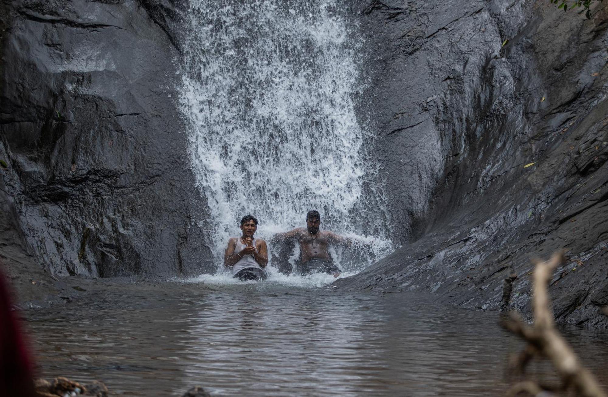 Aruvikuzhy Waterfalls Villa Kozhancheri Esterno foto